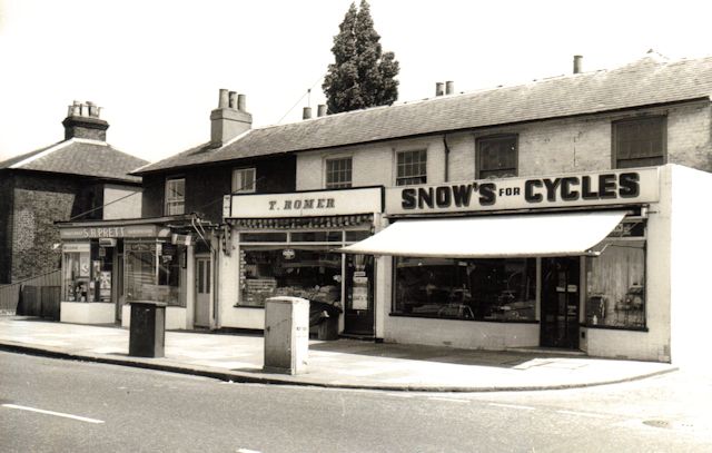 Snow's Cycles at 92-96 East Street, Epsom. Snow's Cycles at 92-96 East Street, Epsom.