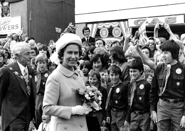 Queen Elizabeth's walkabout visit June 1977. Queen Elizabeth's walkabout visit June 1977.