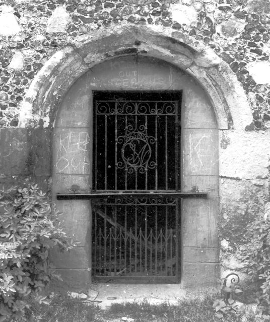 The Cloudesley Willis memorial gate