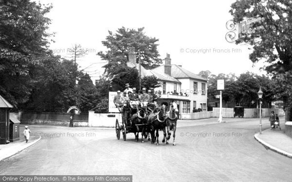 Ewell, The Spring Hotel and Coach 1924. © Copyright The Francis Frith Collection 2009. Photo of Ewell, The Spring Hotel and Coach 1924, ref. 75486