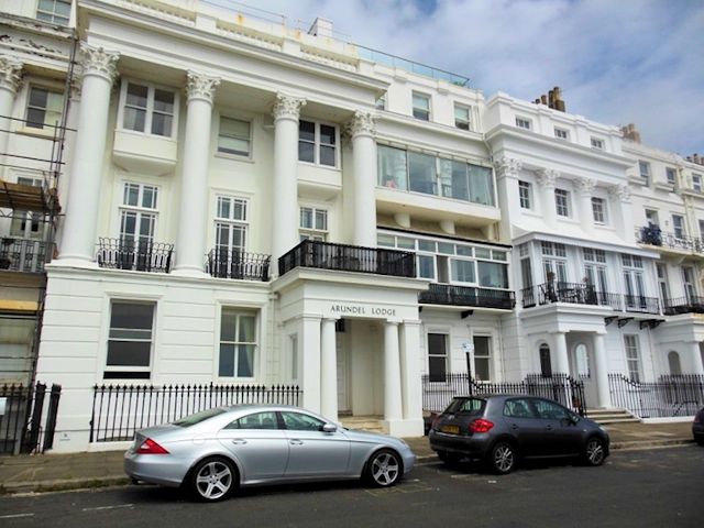 Arundel Lodge. Flat 7A is below the railings.