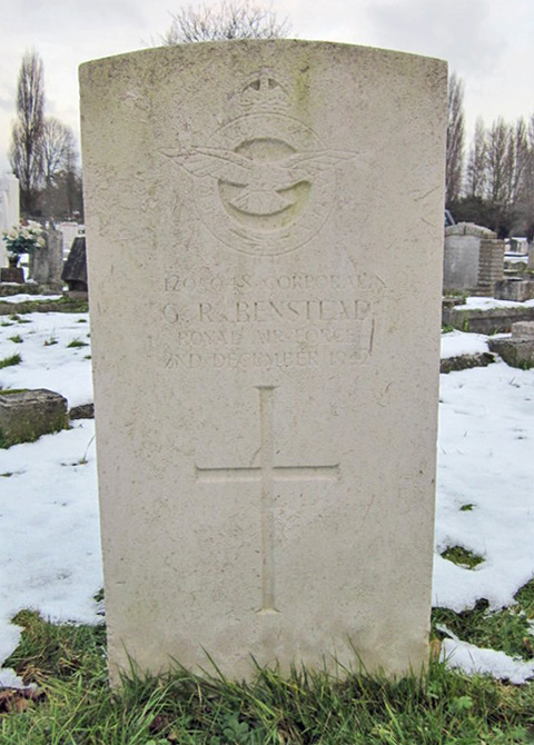 Gerald's headstone in Morden Cemetery Gerald's headstone in Morden Cemetery