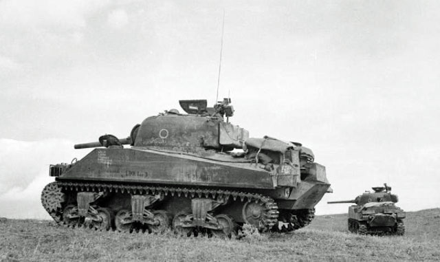 Sherman tanks of the 46th Royal Tank Regiment providing fire support at Anzio Sherman tanks of the 46th Royal Tank Regiment providing fire support at Anzio
