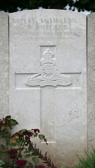 Robert's Headstone in Duisans British Cemetery, Etrun