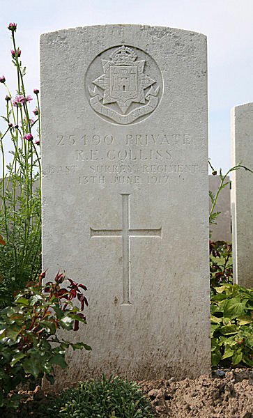 Reginalds's headstone in the Mont Huon Military Cemetery
