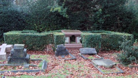 Entrance to Henry's Grave