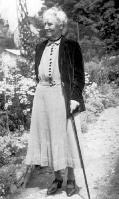 Clara, photographed at Effingham shortly before her death in 1952 Clara, photographed at Effingham shortly before her death in 1952