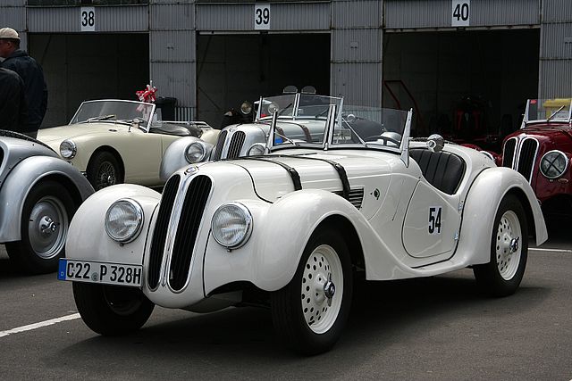 A BMW 328 in 2007. A BMW 328 in 2007.