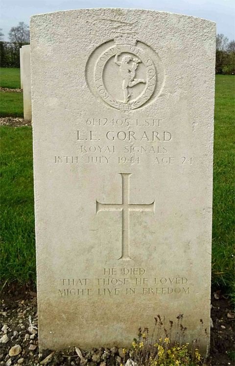 Leslie's headstone in Tilly-sur-Seulles War Cemetery Leslie's headstone in Tilly-sur-Seulles War Cemetery