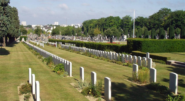 Commonwealth War Graves in the Rennes Eastern Communal Cemetery. Commonwealth War Graves in the Rennes Eastern Communal Cemetery.