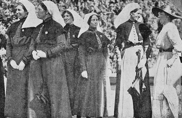 Group at the garden party given by Her Excellency Lady Liverpool to the staff of the Hospital Ship Maheno in 1917. Camilla Steele is on the left.