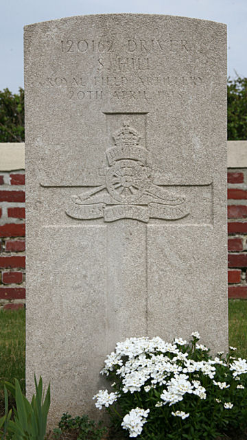Sidney's headstone in the Godewaersvelde British Cemetery Sidney's headstone in the Godewaersvelde British Cemetery