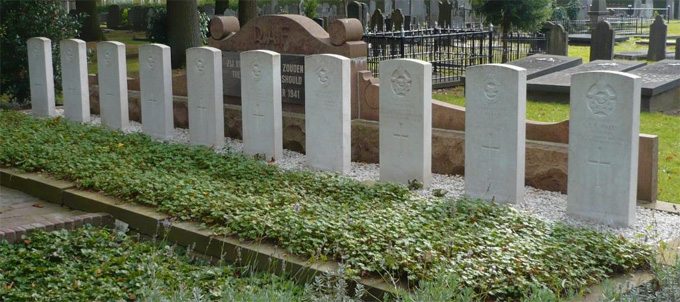 The Commonwealth war graves in the Barcolo General Cemetery. The Commonwealth war graves in the Barcolo General Cemetery.