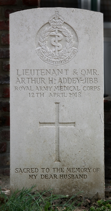 Arthur's headstone in the Hondeghem Churchyard