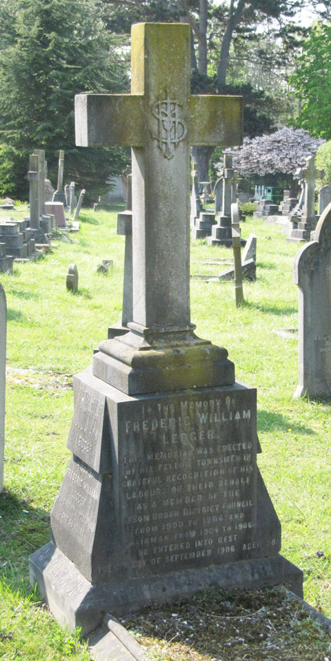 Frederic and Julia Ledger's grave in Epsom Cemetery