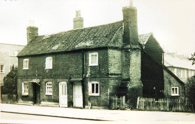 No. 33/7 East Street (Tester & Tuck) was a row of 18th-century small housing, divided into three small properties.