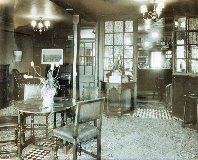 The Kings Head was trading in 1662, perhaps named to celebrate the return of Charles II. It was a courtyard inn until 1838 when an Assembly Room was built at the front.