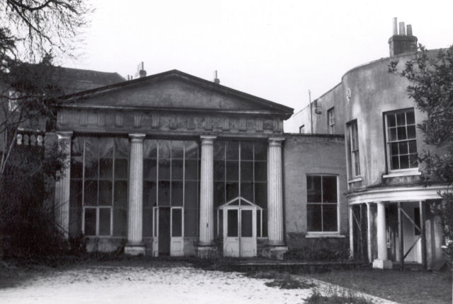 The columns at Pitt Place.
