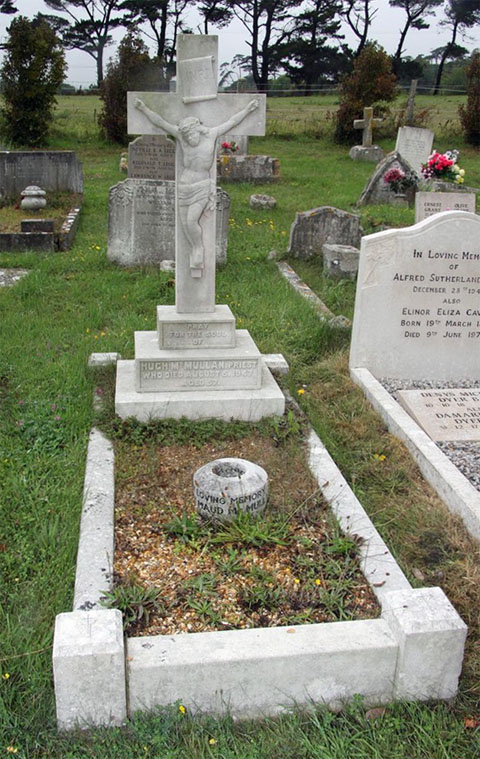 Hugh's headstone in the Swanage (Godlingston) Cemetery Hugh's headstone in the Swanage (Godlingston) Cemetery