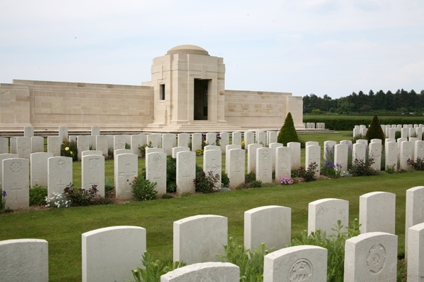 Mont Huon Military Cemetery, Le Treport