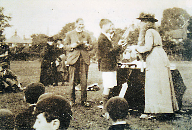 1919 prizegiving at Kingswood House when it was still in Ashley Road.