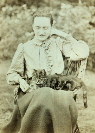 Margaret Glyn with Cat