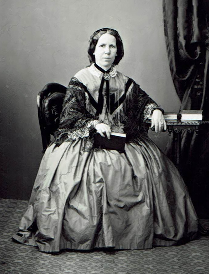 Mrs Holmes, Mrs Collingwood's sister