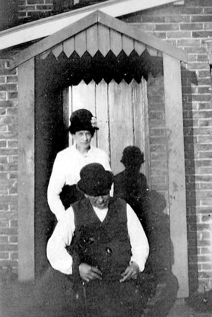 George and Annie Oakshott at Brickfield Farm, Epsom