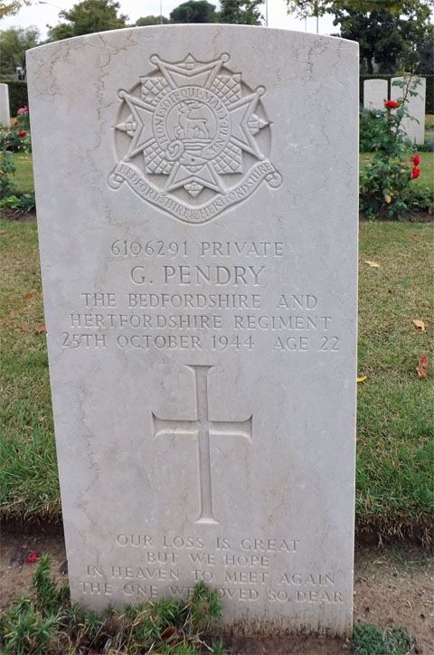 Gordon's headstone in the Forli War Cemetery Gordon's headstone in the Forli War Cemetery