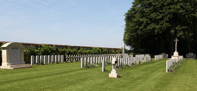 Images of the Perreuse Chateau Franco British National Cemetery Images of the Perreuse Chateau Franco British National Cemetery