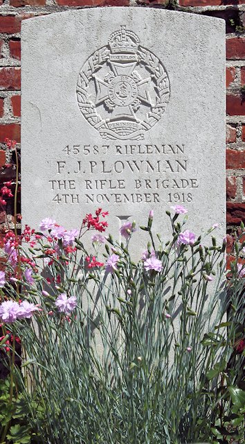 Francis's headstone in the Ghissignies British Cemetery Francis's headstone in the Ghissignies British Cemetery