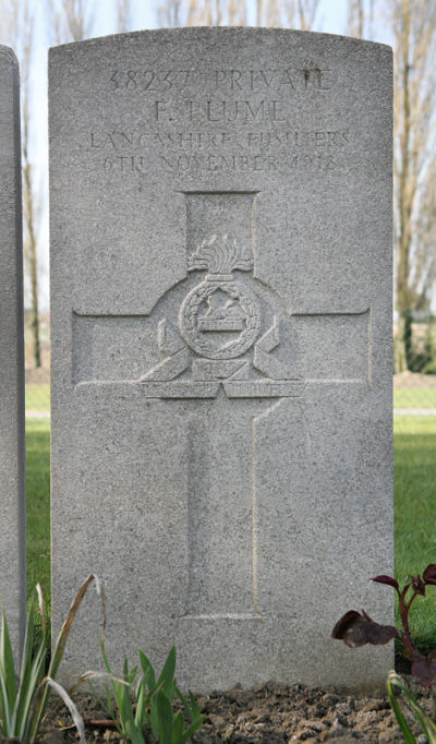 Frederick's headstone in the Lijssenthoek Military Cemetery, Belgium.
