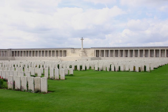 The Pozières Cemetery and Memorial The Pozières Cemetery and Memorial
