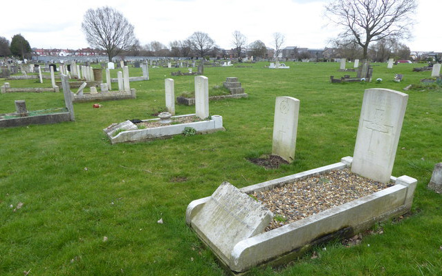 WW2 war graves in Streatham Park Cemetery WW2 war graves in Streatham Park Cemetery