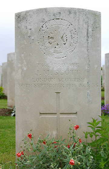 Private Julius Murray SCOTT's inscription at Aubigny-en-Artois Communal Cemetery Extension