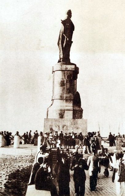 The original statue of de Lesseps at Port Said. The original statue of de Lesseps at Port Said.