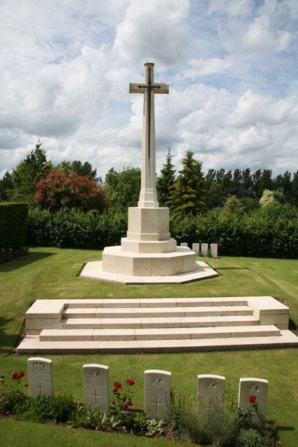 Vermelles Cross of Sacrifice.