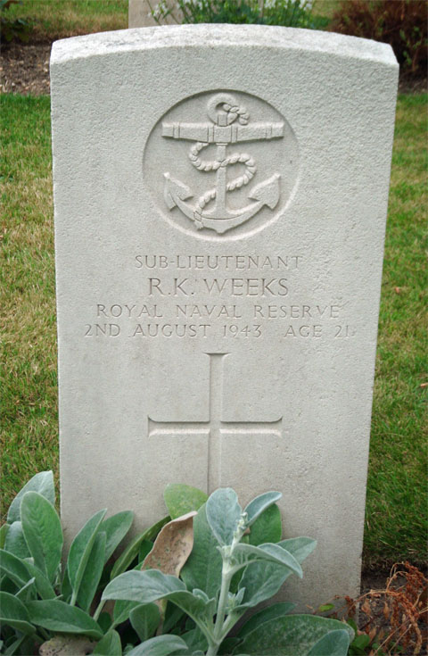 Roy's headstone in Yeovilton Churchyard RNAS Extension