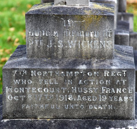 John's inscription on his aunt Lizzie's headstone (Detail) John's inscription on his aunt Lizzie's headstone (Detail)