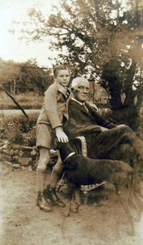 William Hamilton Northey Shum and his grandson, John Xavier Shum (son of Ernest Hamilton). William Hamilton Northey Shum and his grandson, John Xavier Shum (son of Ernest Hamilton).